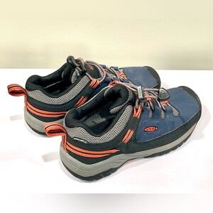 Keen waterproof hiking shoes
